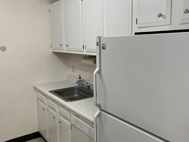1105 Massachusetts Ave #10D — Photo 3