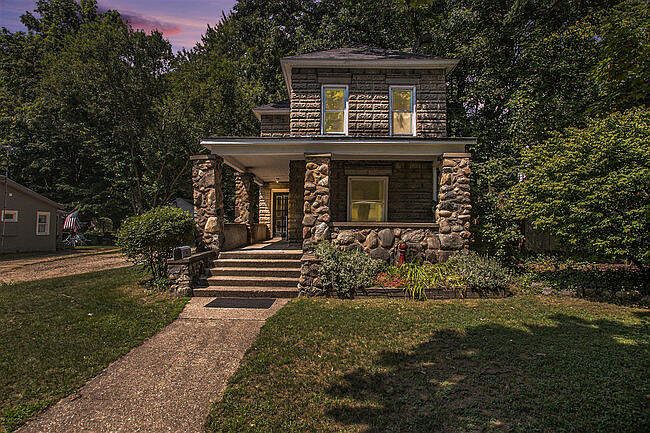 1st image of 109 Park Dr