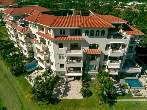 500 Plantation Dr, Dorado, PR 00646