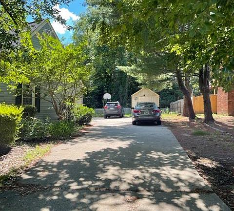 2nd image of 2007 Merrymount Dr