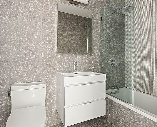 4th image of 160 E 38th St APT 7G