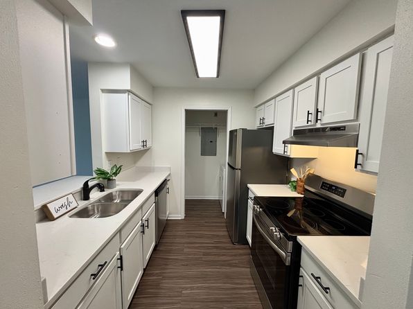 1811 Green Forest Run #206