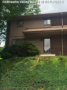 12 Briar Hill Rd, Charleston, WV, 25314