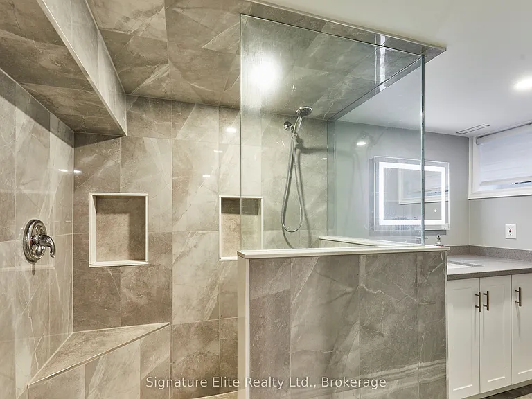 100A Kitchener Rd #LOWER — Photo 8