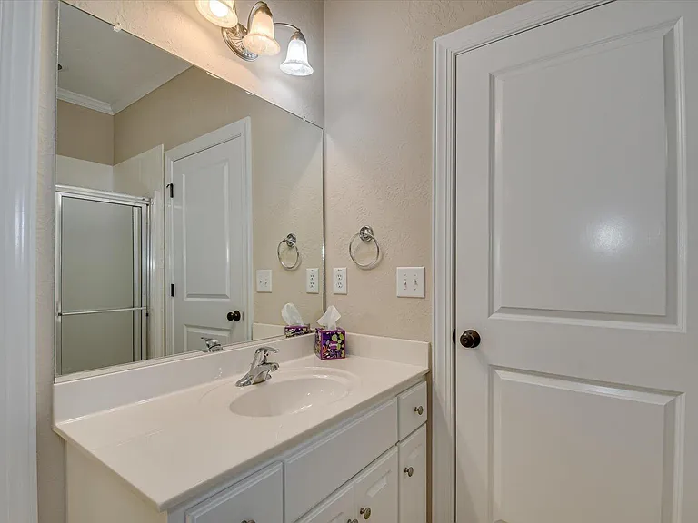 2520 Grier Cir — Photo 26
