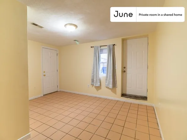 277 Paris St, Boston, MA