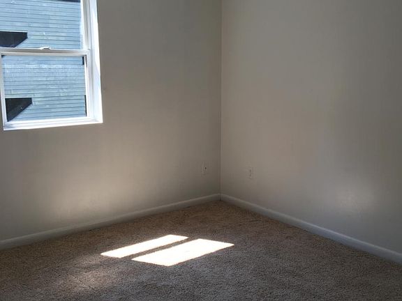 4th image of 244 Beechurst Ave APT 10