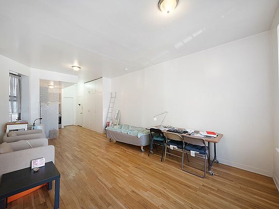 4th image of 185 E 2nd St APT 1A