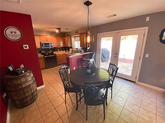 3rd image of 411 Chatooga Ln