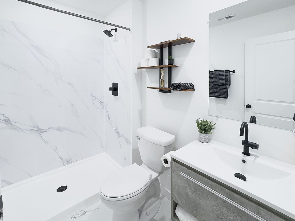 1st image of 489 Saylor Cir #489