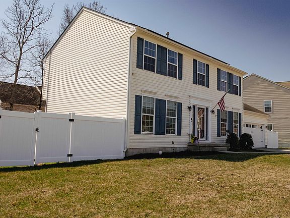 2nd image of 21 Shoreline Rd