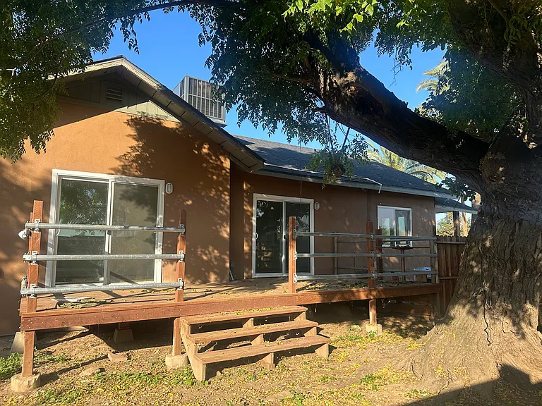 9695 E Tulare Ave — Photo 19