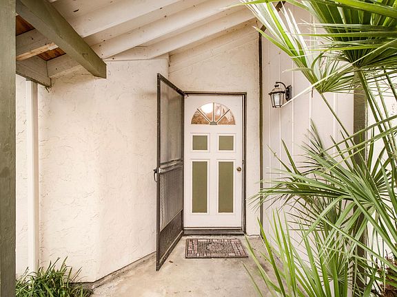 5th image of 1925 E Vine Avenue