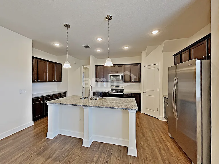 2429 Park Ave — Photo 4