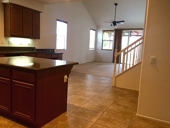 5th image of 79922 Camden Dr