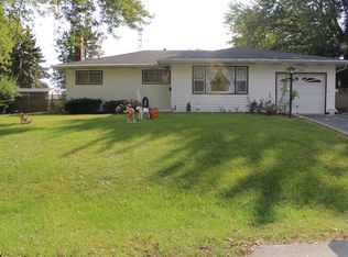 3858 E Lakeview Dr, Kankakee, IL 60901