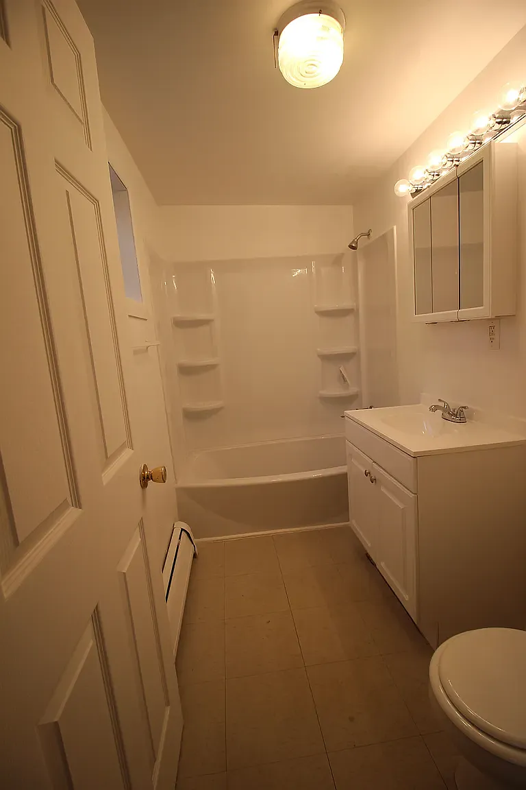 1 bed, 800 sqft, $1,100 — Photo 4