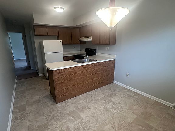 5th image of 28 Winard Cir #1