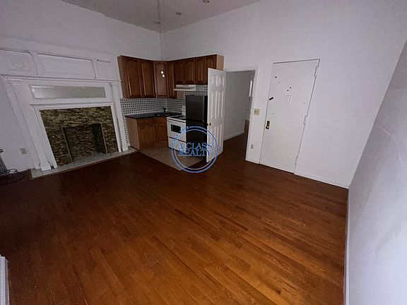 3rd image of 250 W 137th St APT 2