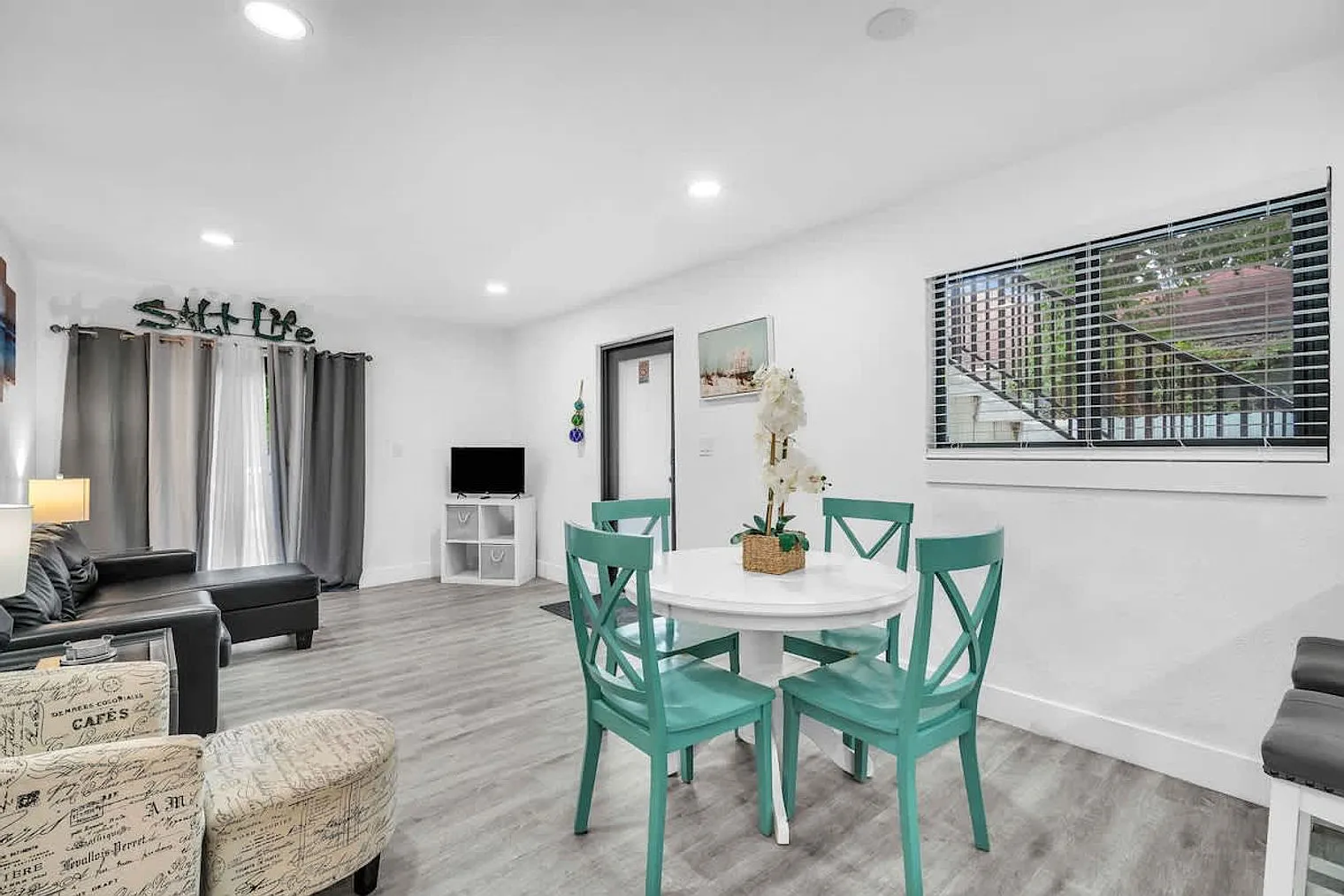 2 bed, 1.0 bath, 796 sqft, $2,937 — Photo 4