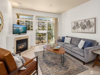 300 110th Avenue NE #303, Bellevue, WA, 98004