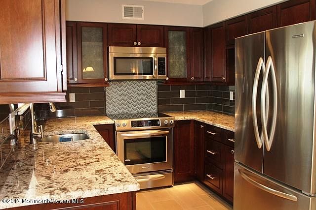 1st image of 143 Clubhouse Dr