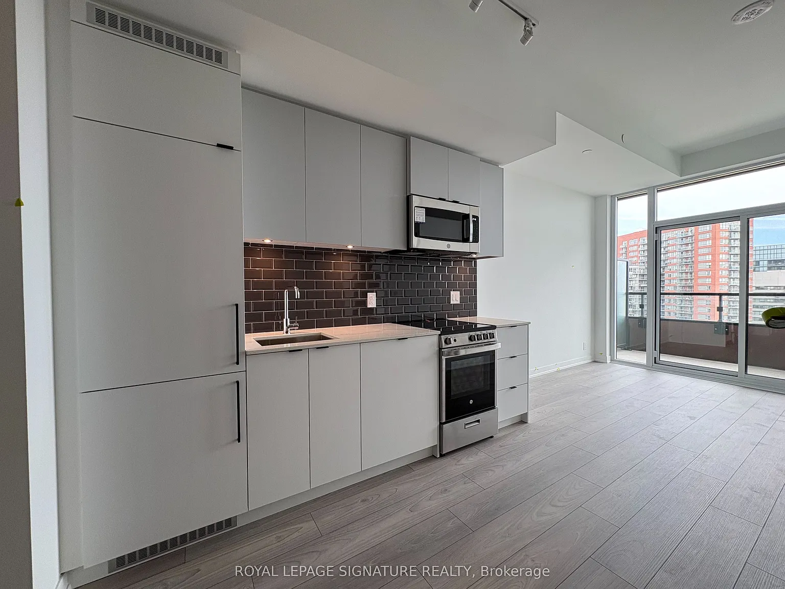 2 bed, $2,500 — Photo 1