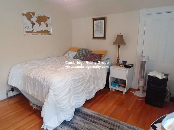5th image of 1539 Cambridge St #3T