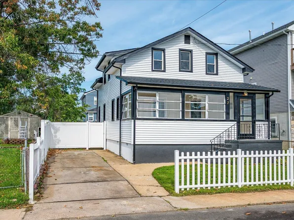 27 Birchwood Avenue, Keansburg, NJ 07734