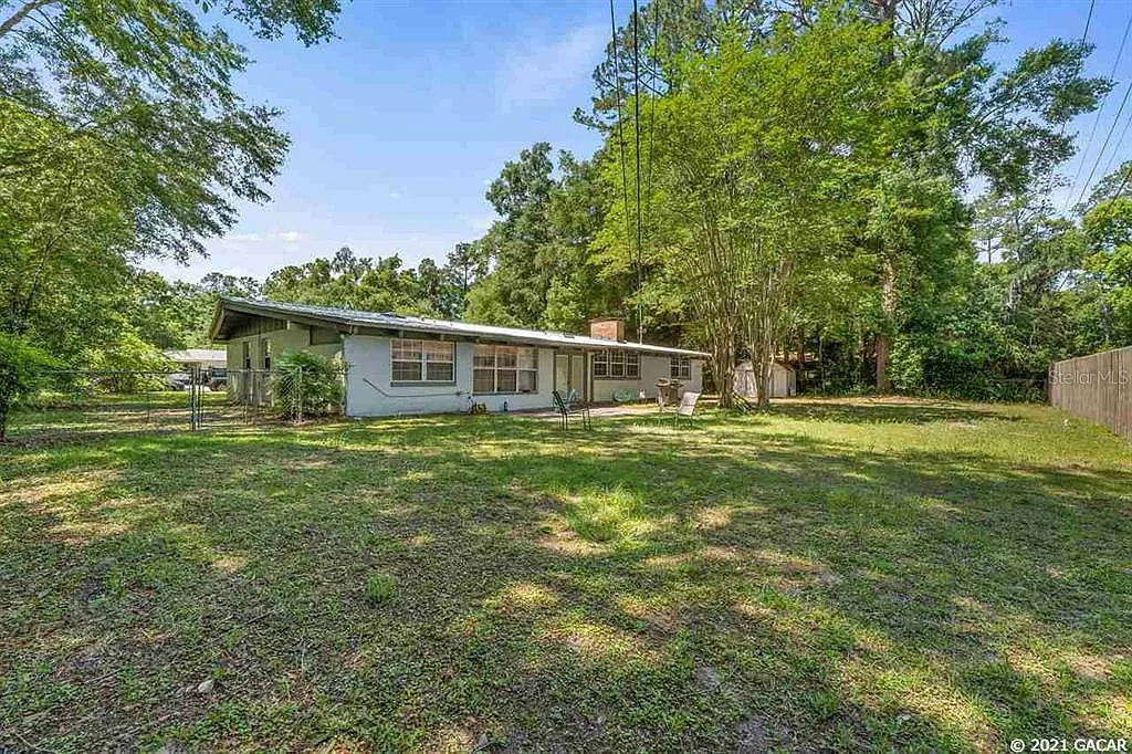 4 bed, 2.5 bath, 2400 sqft, $3,000 — Photo 4