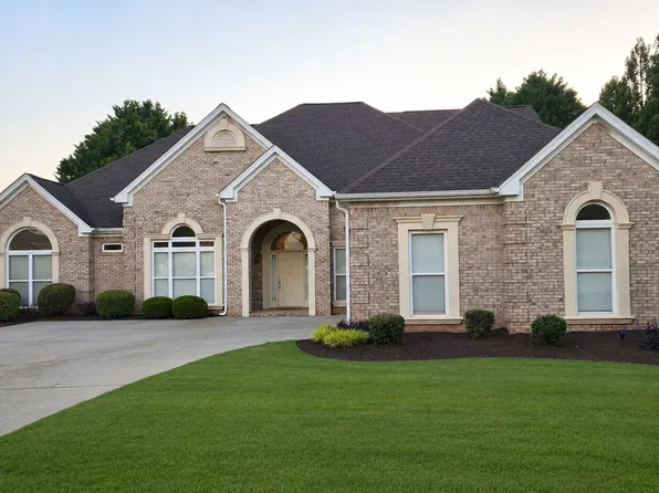 1086 Rowanshyre Cir, McDonough, GA 30253
