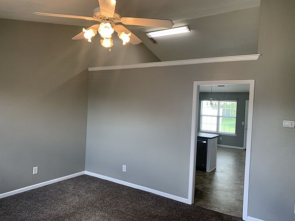5th image of 423 Reavis Ave Unit 423