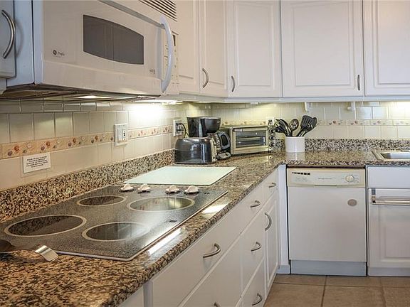 3rd image of 7360 Estero Blvd APT 904
