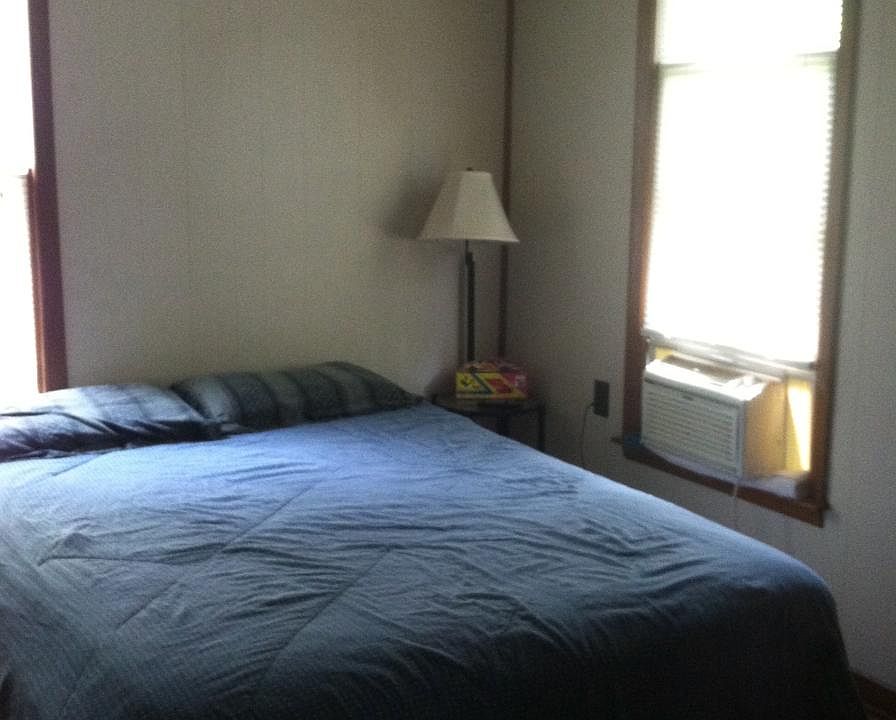 2nd image of 303 S Cottage Grove Ave