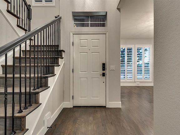 4th image of 663 Deerwood Ln