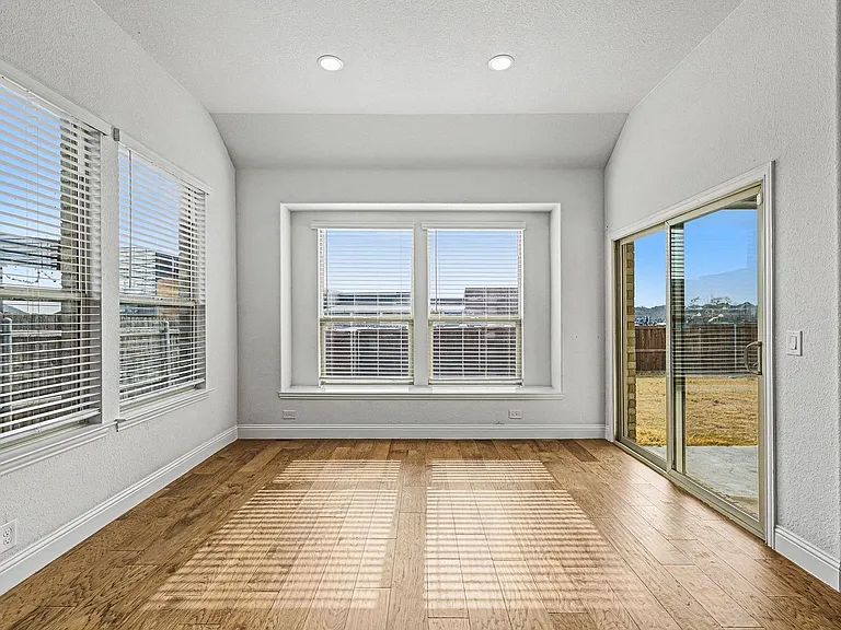 1080 Canuela Way — Photo 14