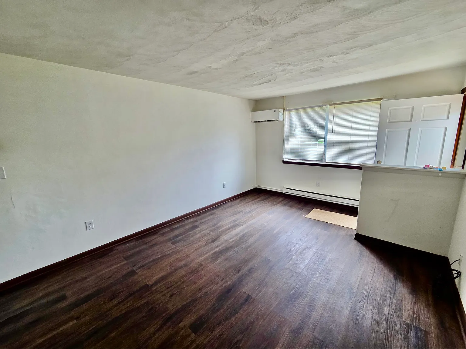 2 bed, $1,200 — Photo 3