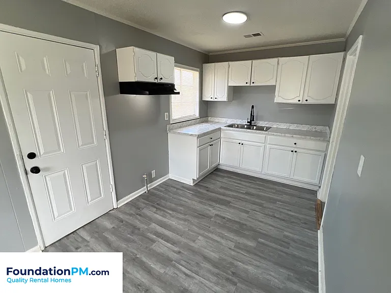 765 Marywood St — Photo 3