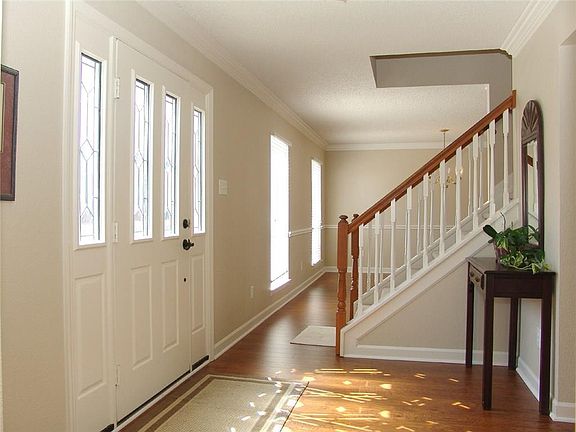 3rd image of 2513 Wilma Ln