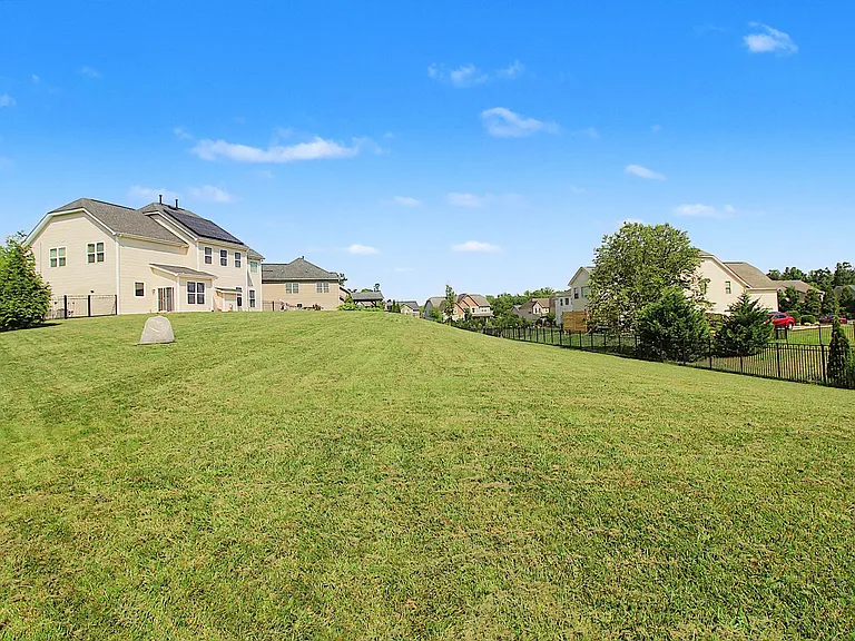 4463 Sourwood Ct — Photo 4