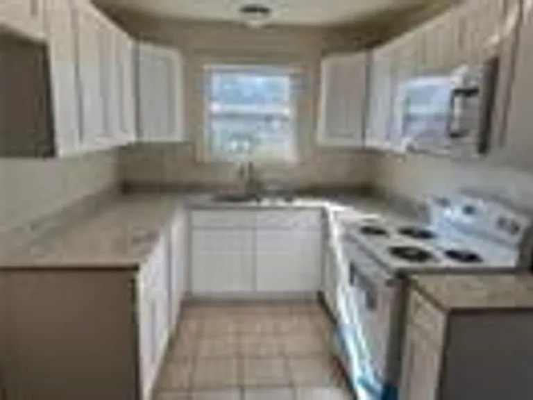 11214 Prentiss Ave — Photo 4
