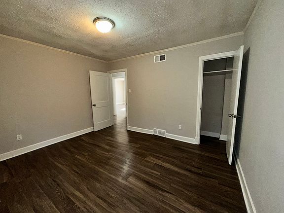 4th image of 630 Safari Dr