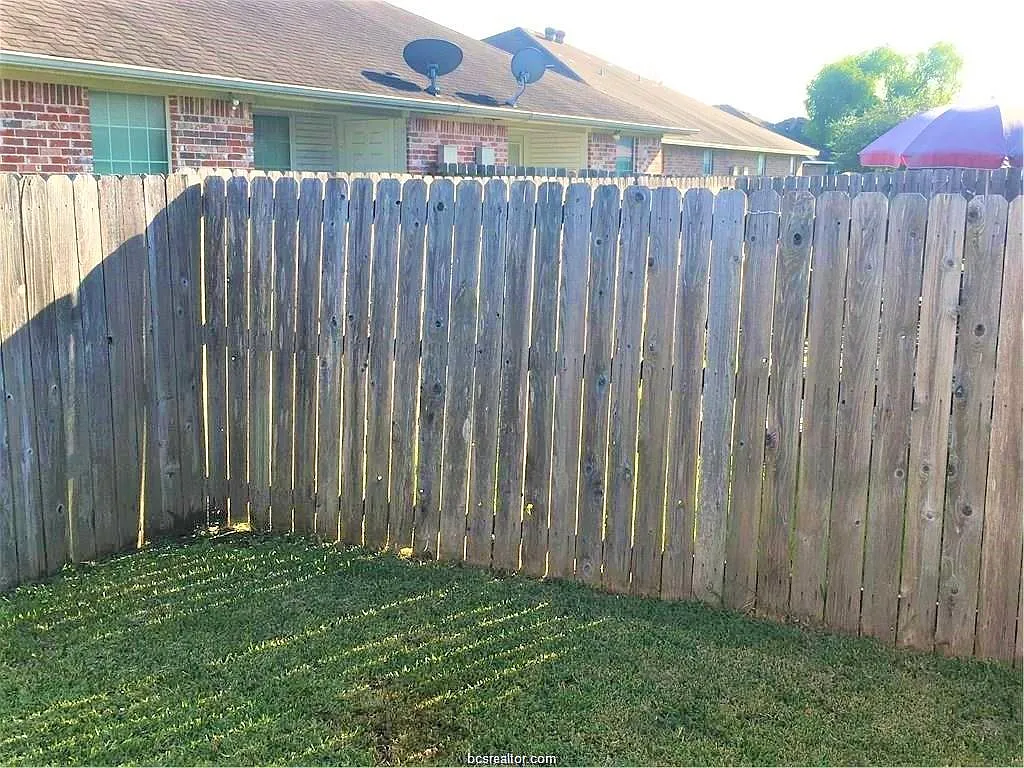 3 bed, 1141 sqft, $1,400 — Photo 1