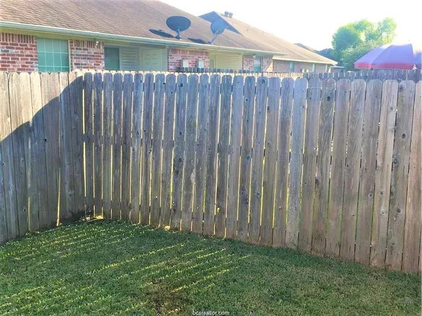 1008 Crepe Myrtle Ct, College Station, TX 77845