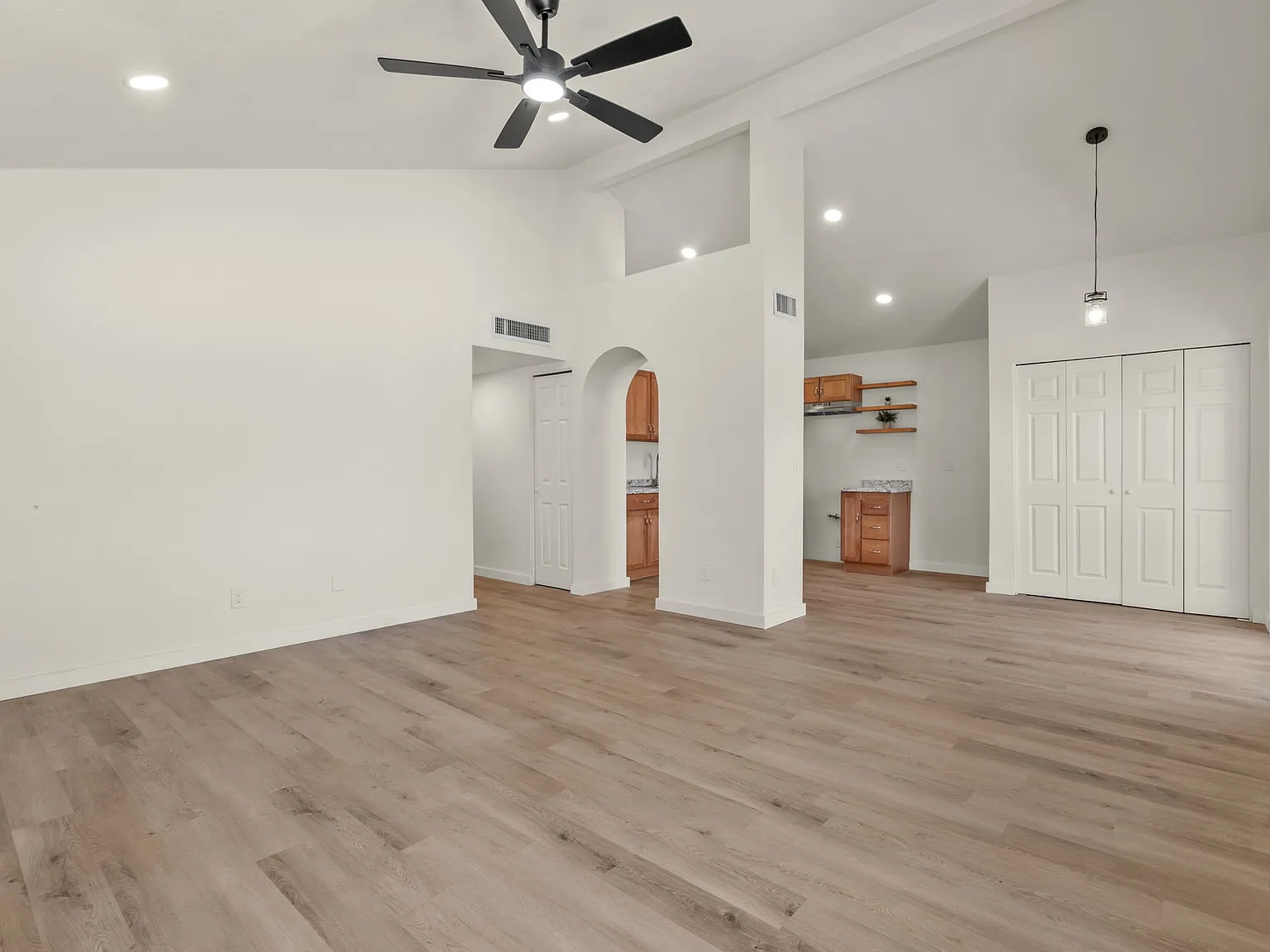 3 bed, 1107 sqft, $1,789 — Photo 4