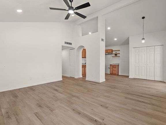 4th image of 119 W Wedwick St