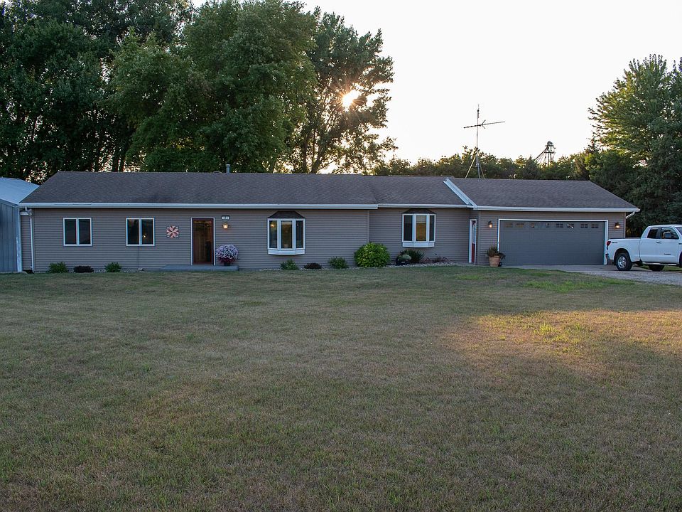1st image of 404 S 1st St