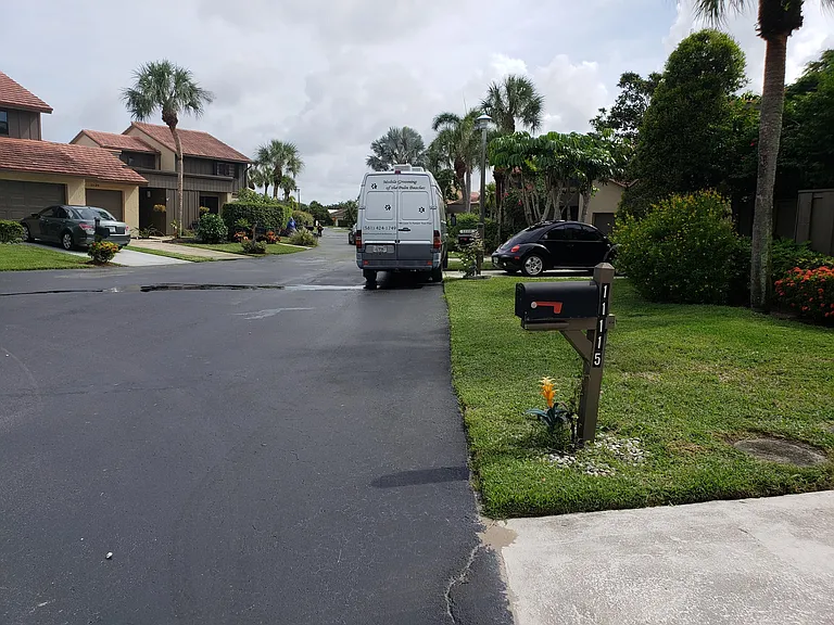 11115 Oakdale Rd — Photo 2