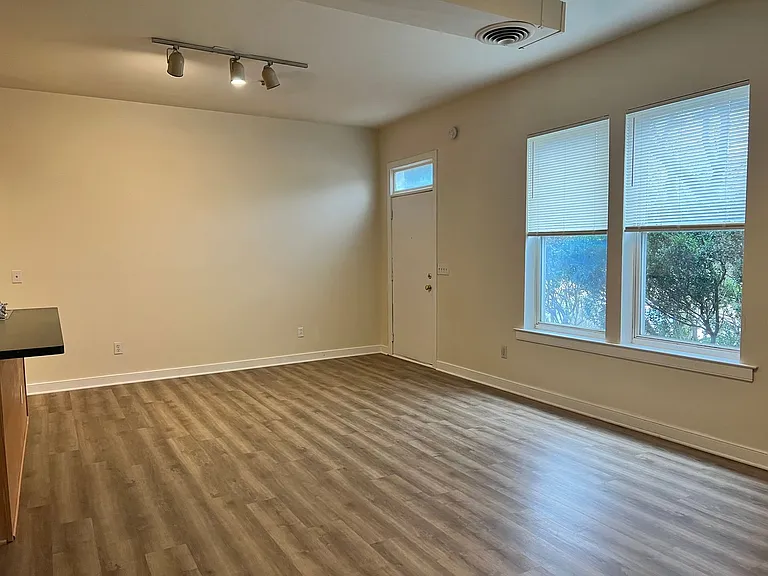 510 McIntire Rd — Photo 4