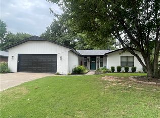 2706 S 43rd St, Springdale, AR 72762